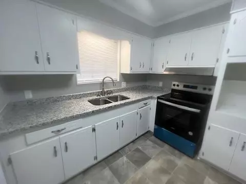 Kitchen - 399 Antioch Dr, Laurel, MS 39443 photo 3 of 3