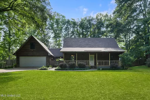 19 Cedarbrook Ln, Laurel, MS 39443