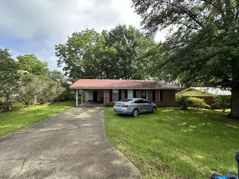 1245 Dawn Dr, Ellisville, MS 39437