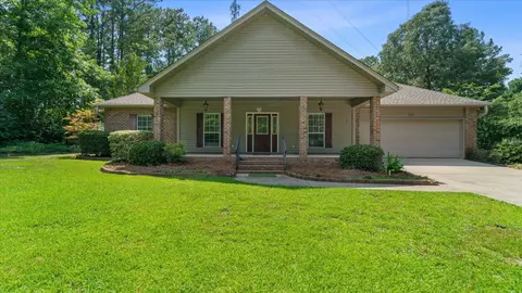 208 Serene Hl, Hattiesburg, MS 39402