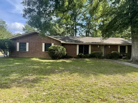 1806 Ridgewood Dr, Columbia, MS 39429