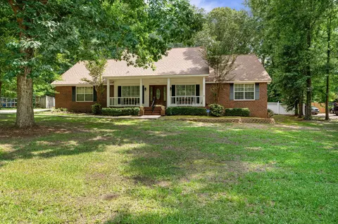 19 Englewood Ln, Hattiesburg, MS 39402