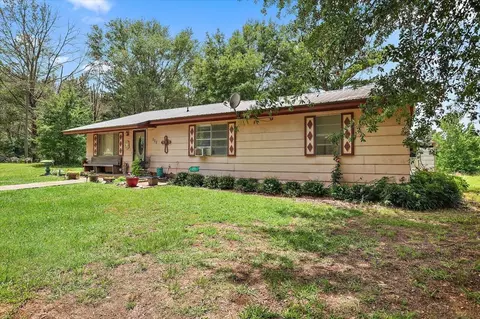 Exterior - 243 Hosey Rd, Magee, MS 39111 photo 3 of 11
