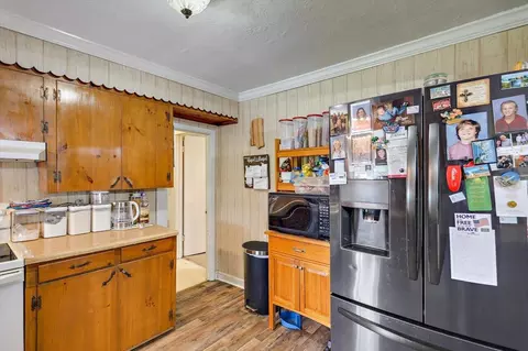 Kitchen - 243 Hosey Rd, Magee, MS 39111 photo 3 of 4