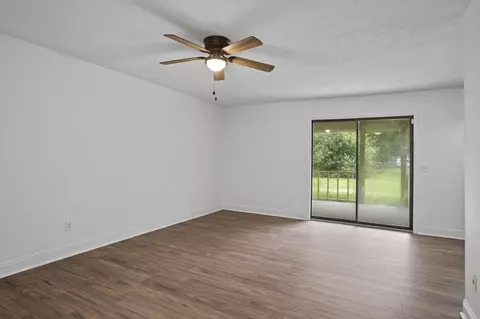 Living - 1014 Pinehurst Dr, Columbia, MS 39429 photo 3 of 3