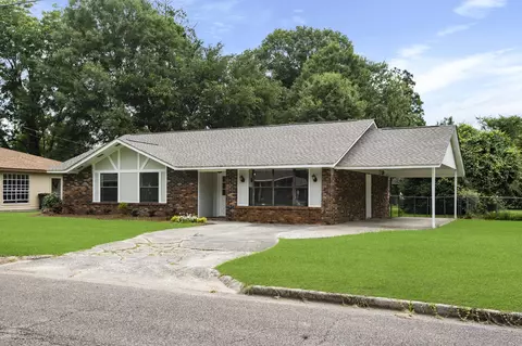 Exterior - 1014 Pinehurst Dr, Columbia, MS 39429 photo 2 of 5