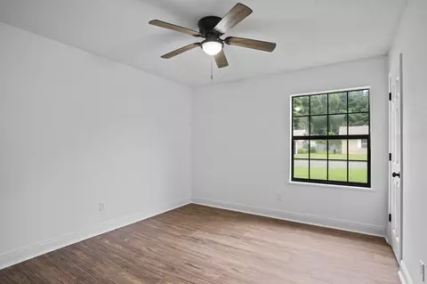 Bedroom - 1014 Pinehurst Dr, Columbia, MS 39429 photo 1 of 3