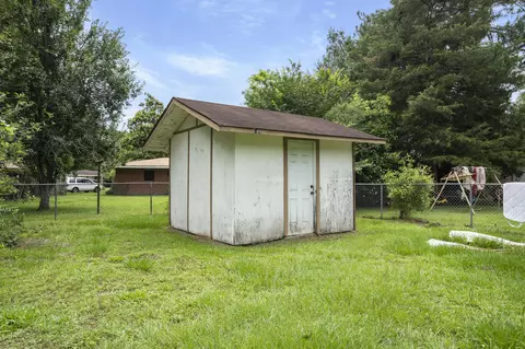 Exterior - 1014 Pinehurst Dr, Columbia, MS 39429 photo 4 of 5