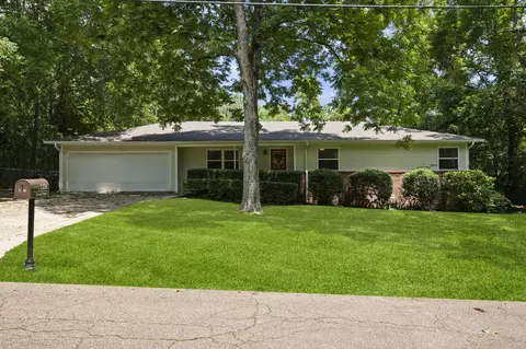 1206 Velma St, Hattiesburg, MS 39402