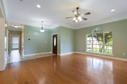 37 Katherine Ave, Sumrall, MS 39482 photo 3