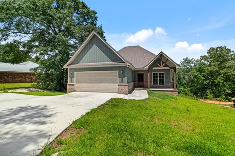 82 Cameron Rd, Hattiesburg, MS 39402