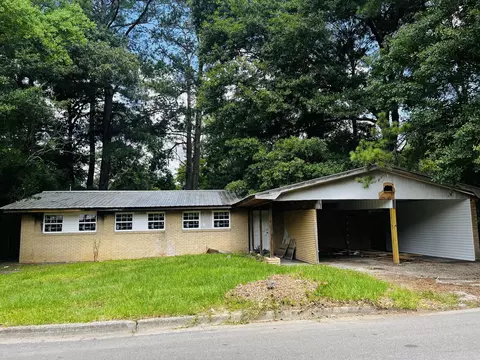 1417 Hendricks St, Columbia, MS 39429