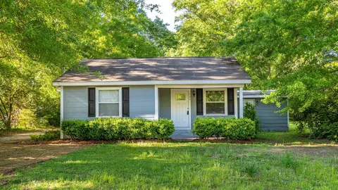 142 E 2nd Ave, Petal, MS 39465