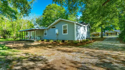 Exterior - 142 E 2nd Ave, Petal, MS 39465 photo 6 of 6