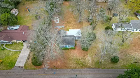 View/Area - 142 E 2nd Ave, Petal, MS 39465 photo 2 of 7
