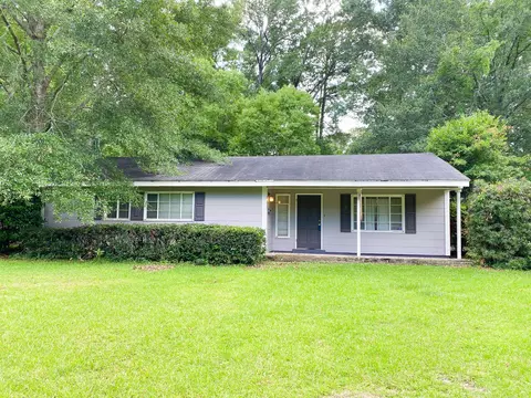 709 Crestview Dr, Hattiesburg, MS 39401