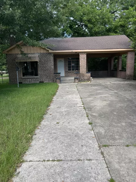 2411 N 5th Ave, Laurel, MS 39440