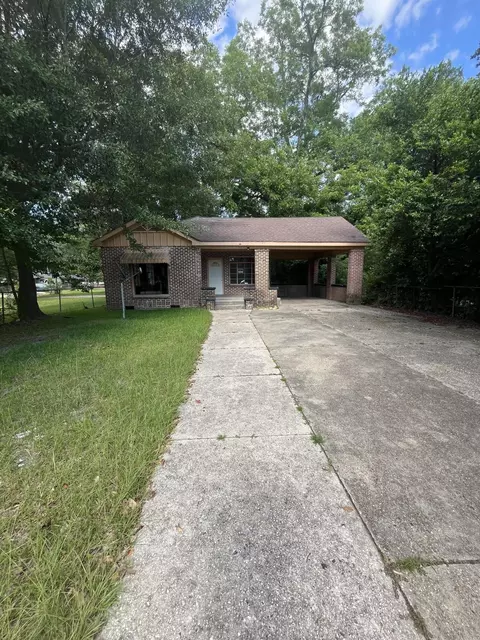 2411 N 5th Ave, Laurel, MS 39440 photo 2