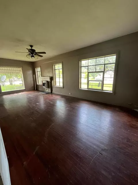 2411 N 5th Ave, Laurel, MS 39440 photo 5