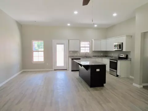 4 Norrell Dr, Petal, MS 39465 photo 2