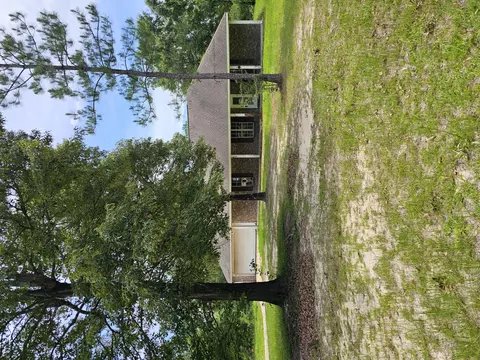 957 J B Horne Rd, Hattiesburg, MS 39401
