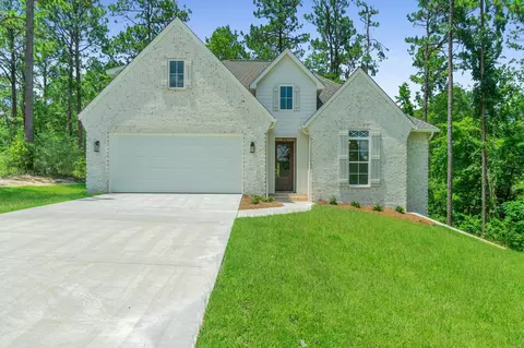 16 W Yellowstone Rd, Hattiesburg, MS 39402
