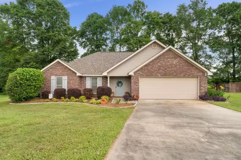 18 Cobblestone Dr, Sumrall, MS 39482
