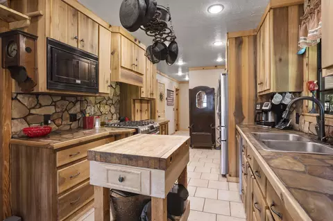 Kitchen - 79 Twin Bridge Rd, Sandy Hook, MS 39478 photo 3 of 5