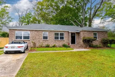 606 Meadow Lane Dr, Hattiesburg, MS 39401