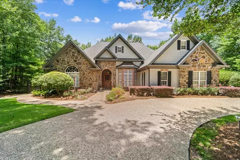 11 Monarch Blvd, Hattiesburg, MS 39402