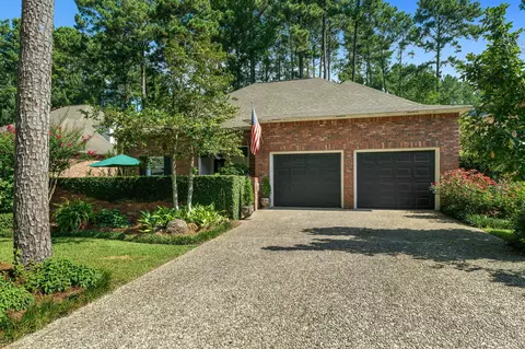 8 Moss Point Rd, Hattiesburg, MS 39402