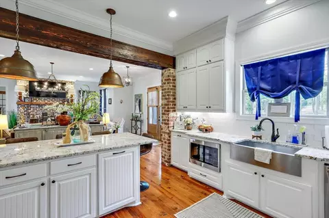 Kitchen - 345 Tradewind Cv, Brandon, MS 39042 photo 5 of 5