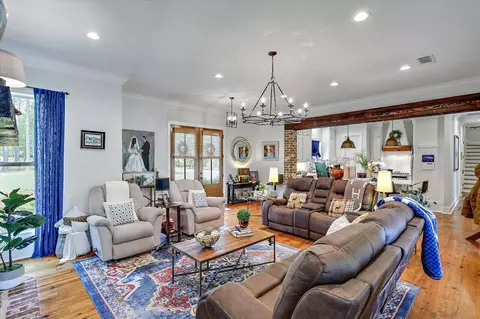 Living - 345 Tradewind Cv, Brandon, MS 39042 photo 3 of 4