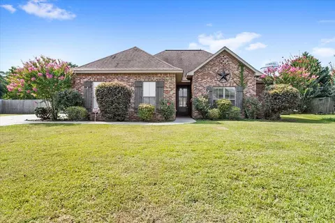 79 High Meadows Cir, Petal, MS 39465