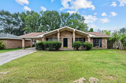 15 Southern Ln, Hattiesburg, MS 39402