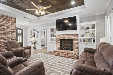 Living - 87 Berwick, Petal, MS 39465 photo 3 of 3