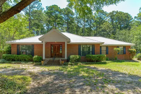 100 E Lakeview Dr, Columbia, MS 39429