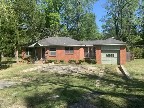 607 W 29th St, Laurel, MS 39440
