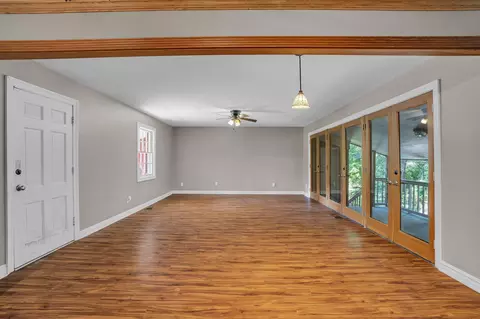 Living - 3307 Pinehaven Dr, Laurel, MS 39440 photo 3 of 4