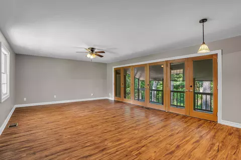 Living - 3307 Pinehaven Dr, Laurel, MS 39440 photo 1 of 4