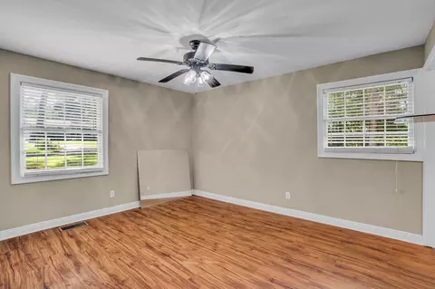 Bedroom - 3307 Pinehaven Dr, Laurel, MS 39440 photo 5 of 7