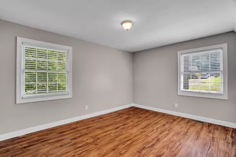 Bedroom - 3307 Pinehaven Dr, Laurel, MS 39440 photo 3 of 7