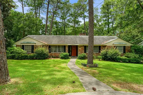 605 Longwood Ct, Hattiesburg, MS 39402
