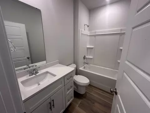 Bath - 90 Parish Rd, Sumrall, MS 39482 photo 4 of 10