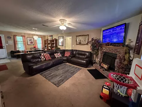 Living - 39 E Adam Dr, Sumrall, MS 39482 photo 2 of 2
