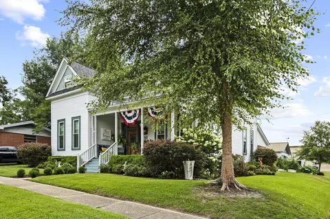 Exterior - 201 S 2nd St, Collins, MS 39428 photo 3 of 12