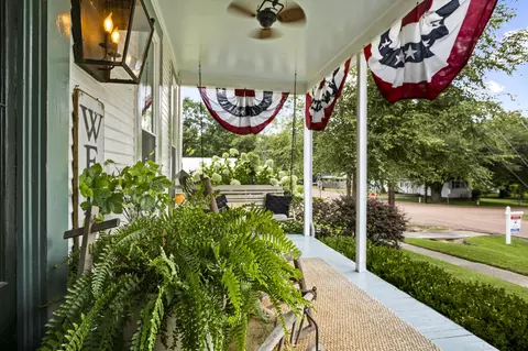 Exterior - 201 S 2nd St, Collins, MS 39428 photo 4 of 12
