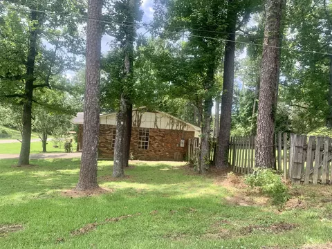 Exterior - 15 Mar - Ree Dr, Laurel, MS 39440 photo 2 of 5