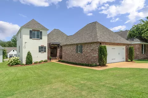 8 Sunset Cir, Hattiesburg, MS 39402