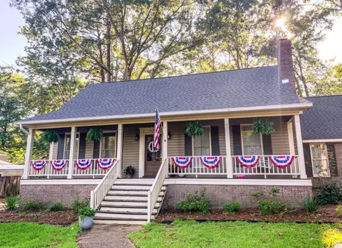 1005 Stratford Rd, Hattiesburg, MS 39402